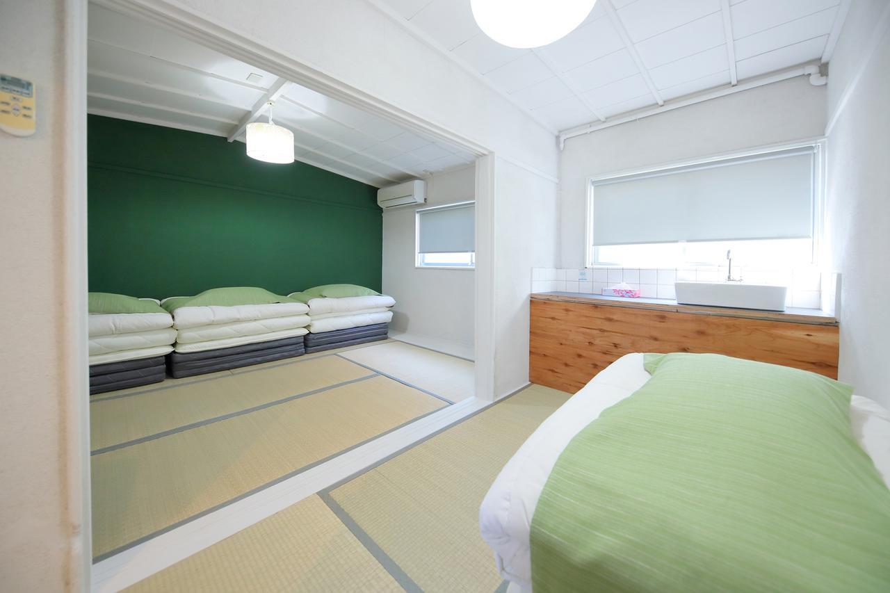 Raku Hostel Ōsaka Extérieur photo